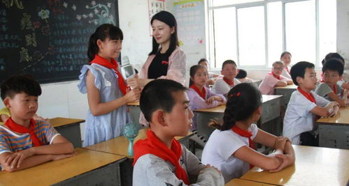 送教下乡献真情 艺术教育润童心