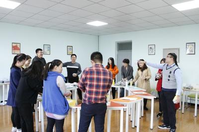 我校举办辅导员系列沙龙之绘画治疗在高校心理工作中的应用
