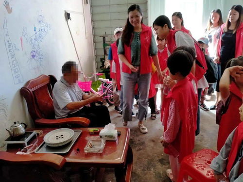 凤凰恒意教育艺术培训中心 爱心公益行
