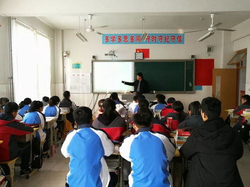 名师进课堂 徜徉翰墨书香 享受书法艺术 海岳中学邀请专家到校开展英语书法培训课