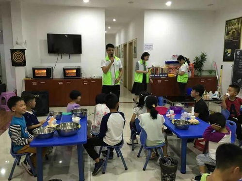 这家音乐艺术教育机构策划了一次蛋糕diy活动,家长们忙着转发朋友圈