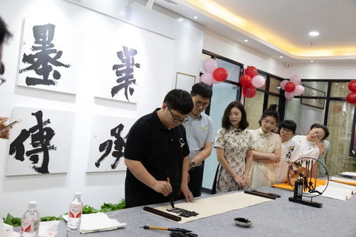 热烈祝贺深圳市书画家协会创作传承基地 广东省国培艺术研究院教学实践基地揭牌仪式在龙岗区邹林书法馆 平安里分馆 圆满举行