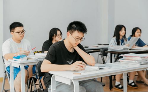 深圳画室 知上艺术,专注精品教育,用画笔带你绘出不一样的艺术风采