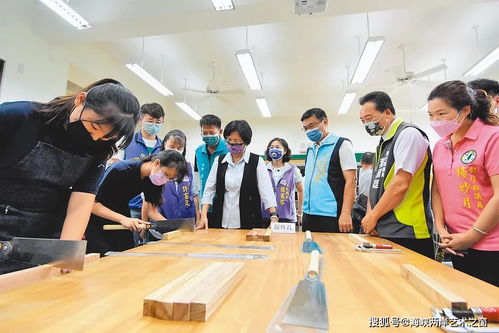 彰化启动鹿港传统工匠技艺教育基地 锡工艺 木雕及木作匠师授课