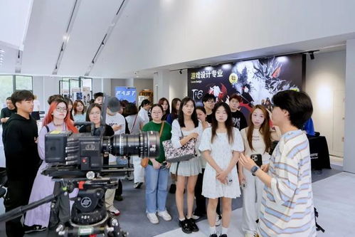 看展与升学咨询 探索影像艺术与未来的双重精彩