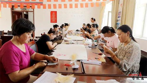 指尖技艺培训 助力阿勒泰手工艺品火起来、走出去的艺术教育新篇章