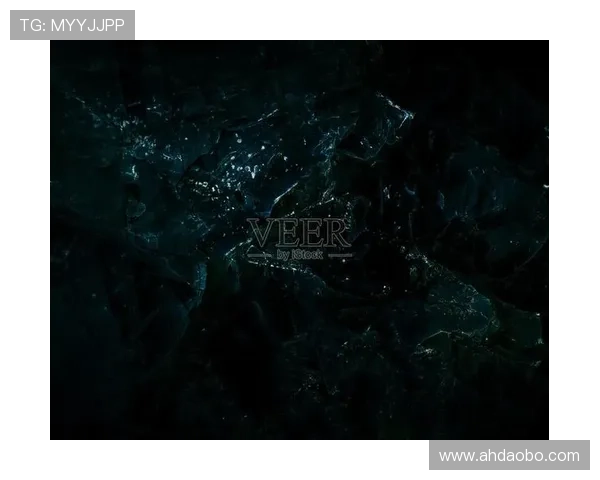 《误杀满天计》隐藏的5个细节,揭示了它比你想的更黑暗 《误杀满天计》隐藏的5个细节,揭示了它比你想的更黑暗