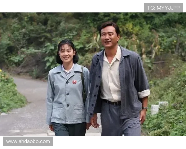 《金婚风雨情》:岁月熔炉中的爱情史诗,我们共同的金色回忆 《金婚风雨情》:岁月熔炉中的爱情史诗,我们共同的金色回忆